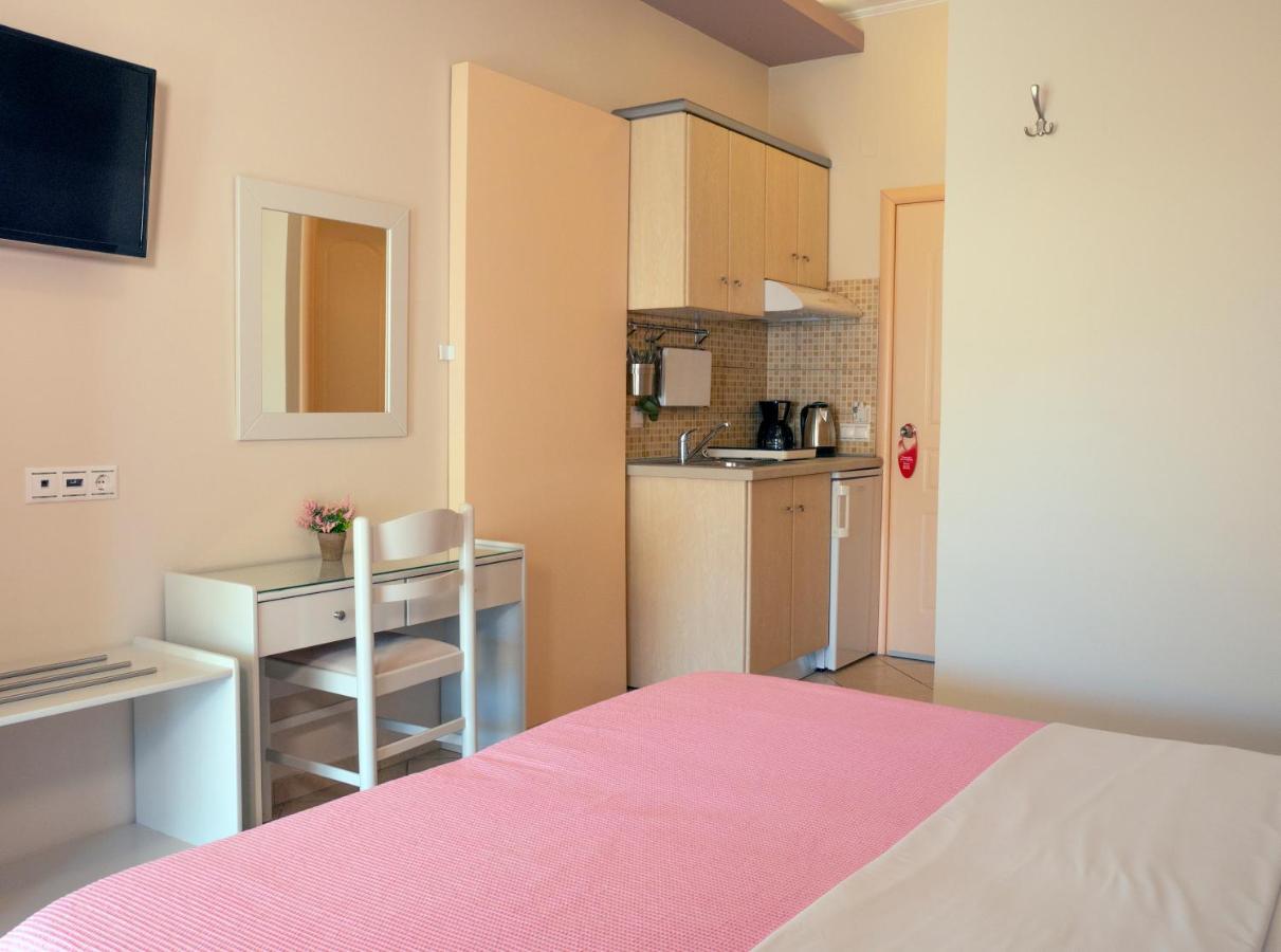 פראליה וראחו Hotel Loukas Vrachos מראה חיצוני תמונה