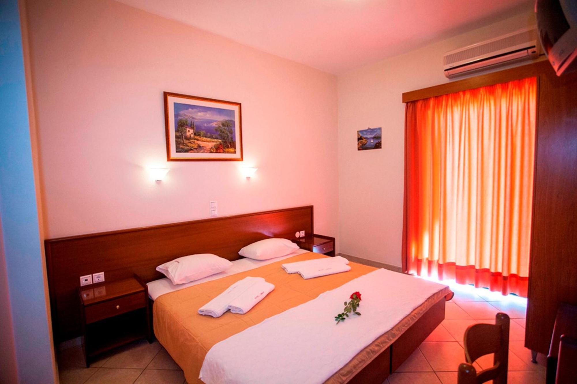 פראליה וראחו Hotel Loukas Vrachos מראה חיצוני תמונה