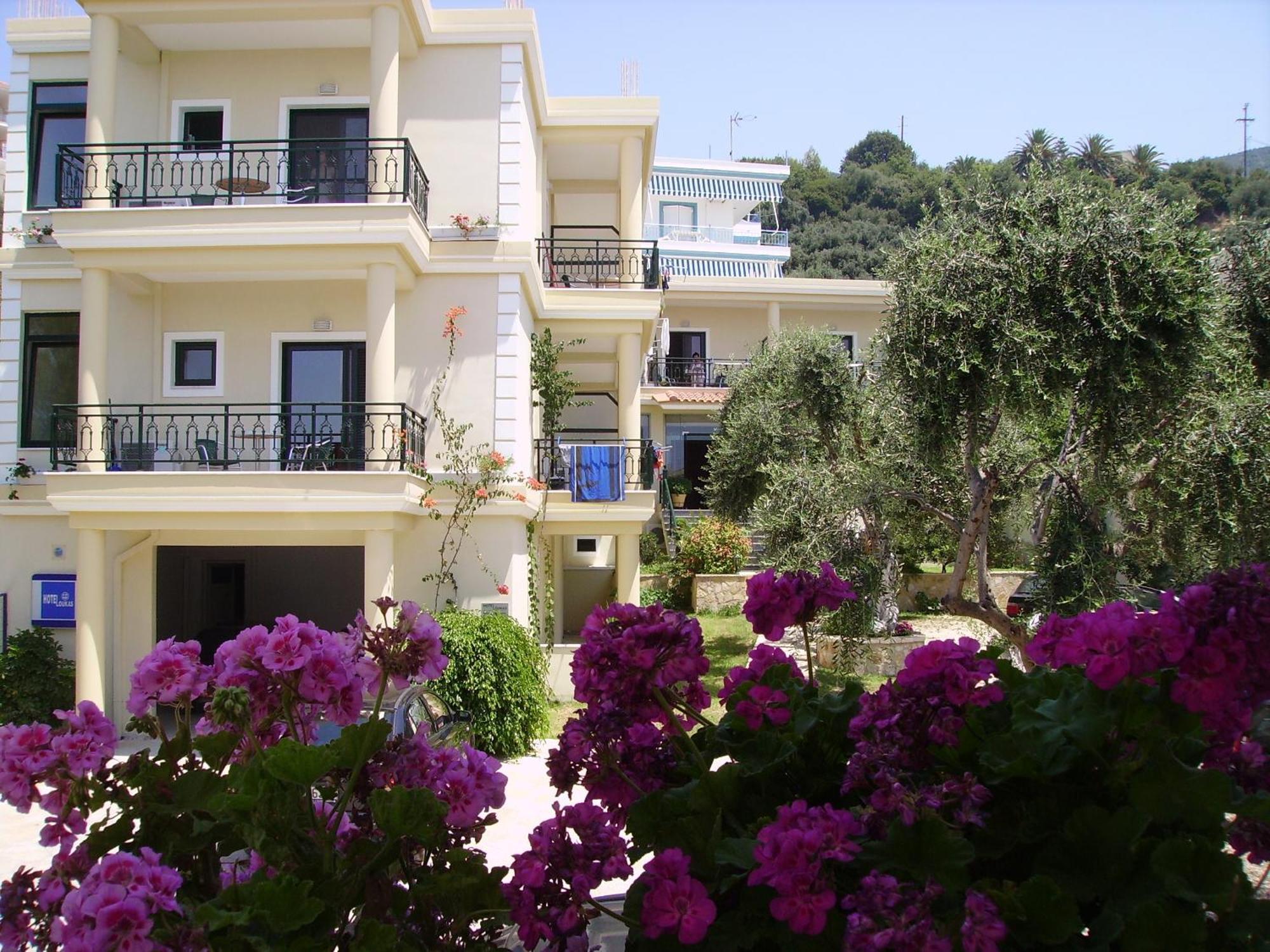 פראליה וראחו Hotel Loukas Vrachos מראה חיצוני תמונה
