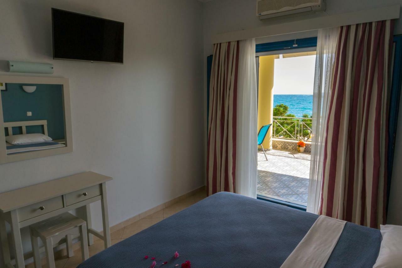 פראליה וראחו Hotel Loukas Vrachos מראה חיצוני תמונה